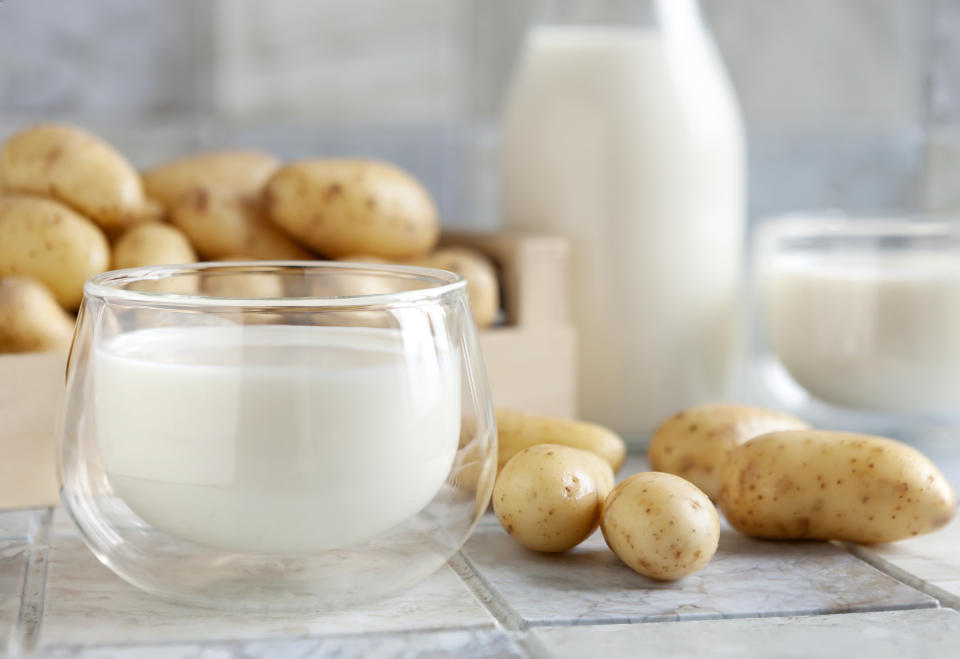 La startup sueca DUG es la principal pionera de esta peculiar alternativa a la leche hecha a base de patata. Foto: Getty Images. 