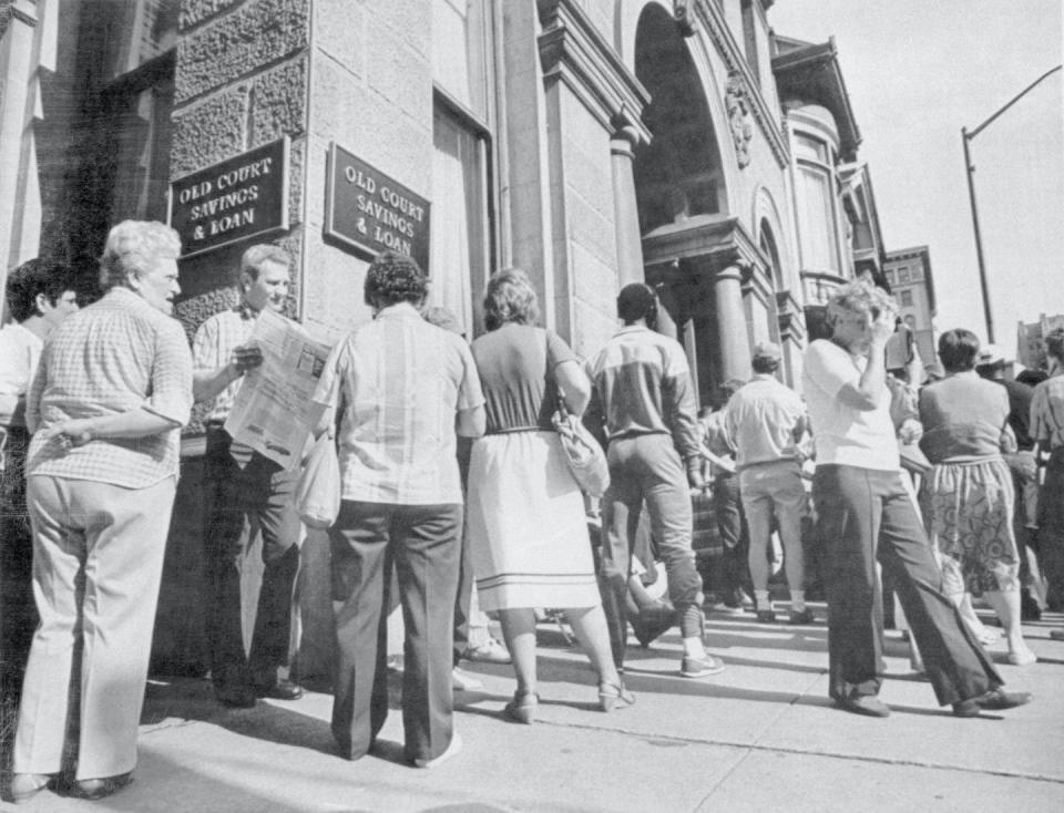 High inflation spurred failures of many small savings-and-loan banks in the 1980s. <a href="https://www.gettyimages.com/detail/news-photo/depositors-lined-up-for-the-fourth-day-to-withdraw-money-news-photo/515242014" rel="nofollow noopener" target="_blank" data-ylk="slk:Bettmann via Getty Images;elm:context_link;itc:0;sec:content-canvas" class="link ">Bettmann via Getty Images</a>