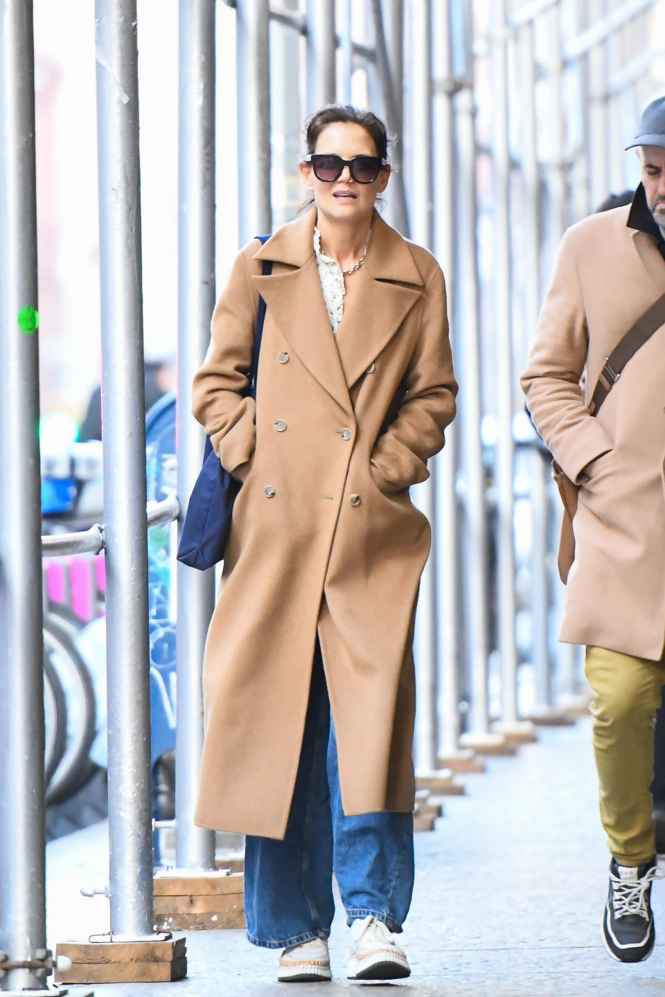 NEW YORK, NEW YORK - JANUARY 30: Katie Holmes is seen in Manhattan on November 28, 2022 in New York City. (Photo by Robert Kamau/GC Images)