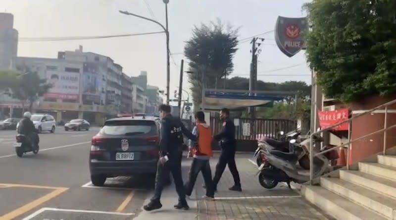 駕車抽菸急關窗不悶？原來測出酒精反應