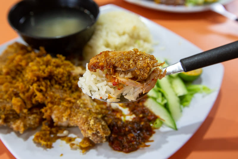 A scoop of ayam penyet