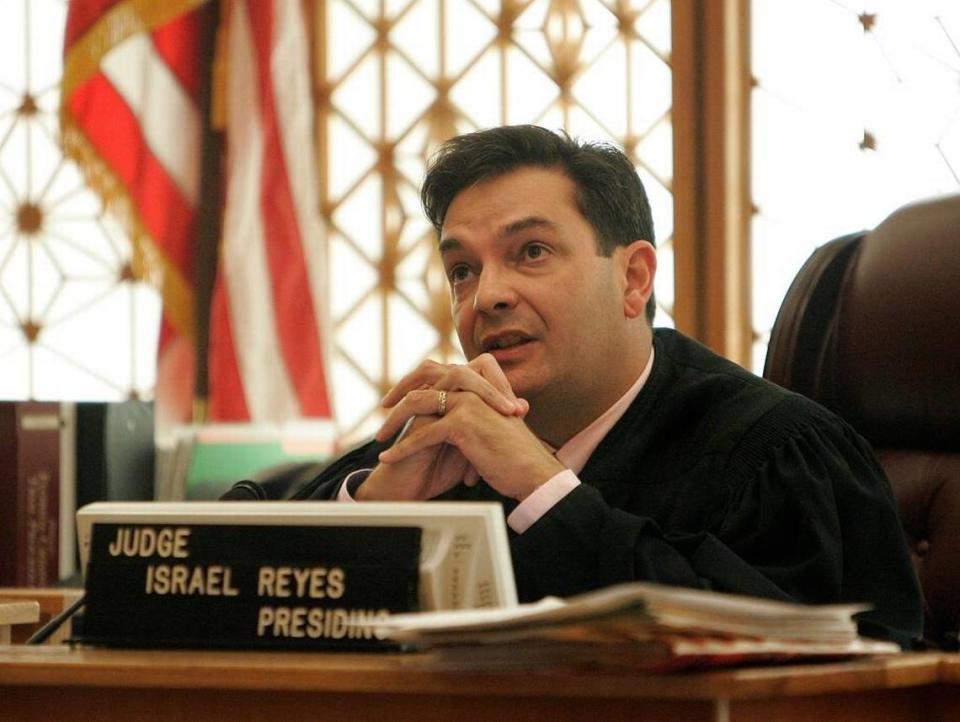 Israel Reyes presides over a hearing in 2008 while serving as a Miami-Dade Circuit Court judge.