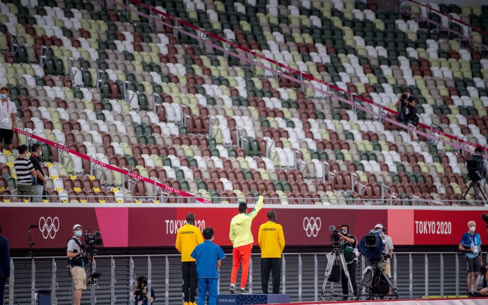 De lege stoelen vormden een ongelukkig decor voor al het sportdrama op de Olympische Spelen in Tokio