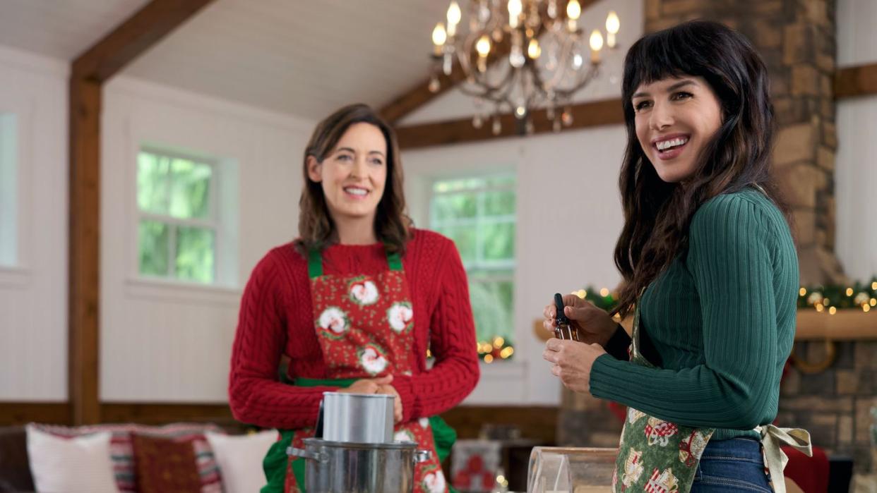 time for her to come home for christmas carly heads to a quaint town to lead the church choir at christmas photo janet kidder, shenae grimes beech