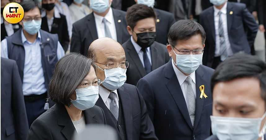 行政院長蘇貞昌(中)近日連番爭議，引發朝野政治人物不滿。（圖／記者黃耀徵攝）