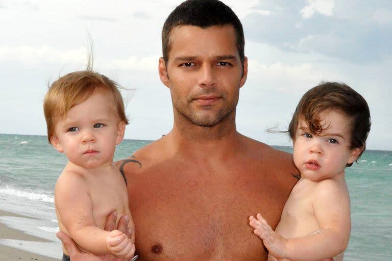 Ricky Martin tiene a los gemelos Matteo y Valentino