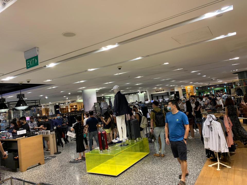 Hordes of customers queued up to shop at Robinsons yesterday (30 Oct). (PHOTO: Yahoo Lifestyle SEA)