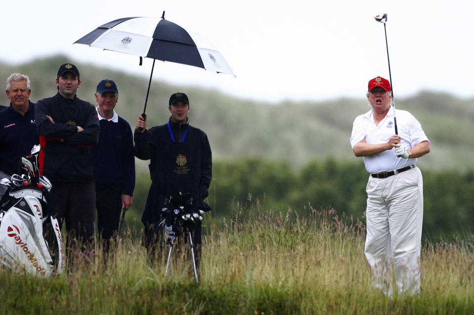 donald trump playing golf