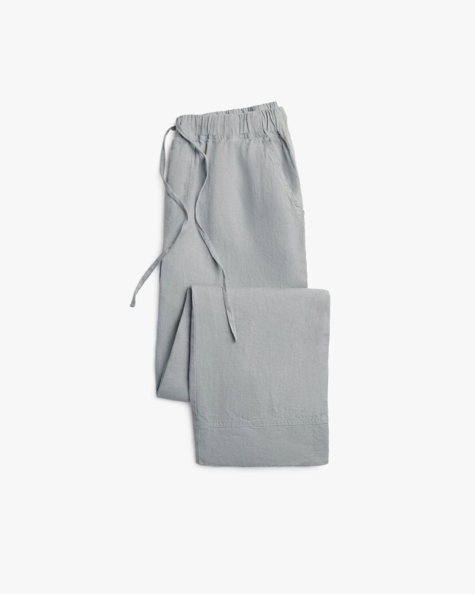 <p><a href="https://go.redirectingat.com?id=74968X1596630&url=https%3A%2F%2Fwww.parachutehome.com%2Fproducts%2Fmens-linen-pant&sref=https%3A%2F%2Fwww.esquire.com%2Flifestyle%2Fa60332465%2Fparachute-warehouse-sale%2F" rel="nofollow noopener" target="_blank" data-ylk="slk:Shop Now;elm:context_link;itc:0;sec:content-canvas" class="link ">Shop Now</a></p><p>Men's Linen Pant</p><p>parachutehome.com</p><p>$29.00</p>