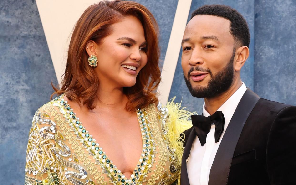 Model Chrissy Teigen und Sänger John Legend sind zum vierten Mal Eltern geworden. Ihr Sohn kam dank einer Leihmutter zur Welt. (Bild: 2023 Getty Images/Amy Sussman)