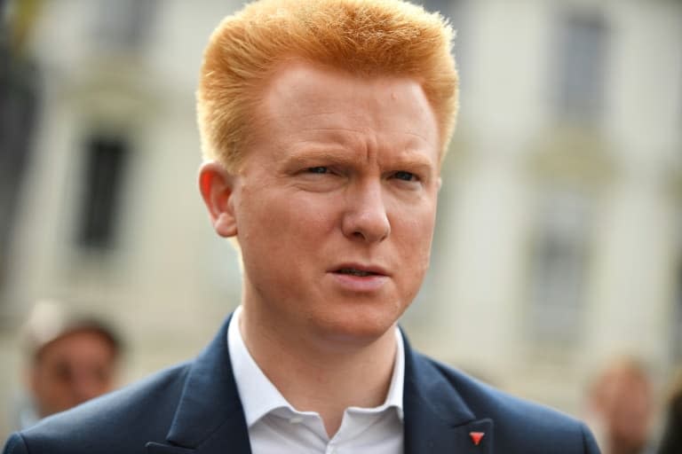 Le député la France insoumise Adrien Quatennens, le 21 juin à Paris devant l'Assemblée nationale - JULIEN DE ROSA © 2019 AFP