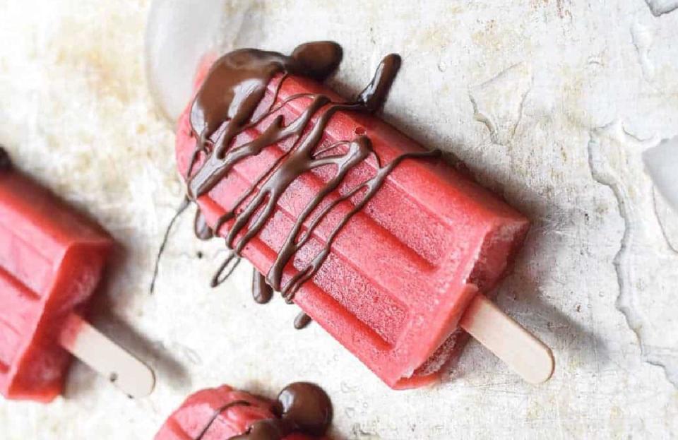 Strawberry Popsicles With Chocolate Drizzle