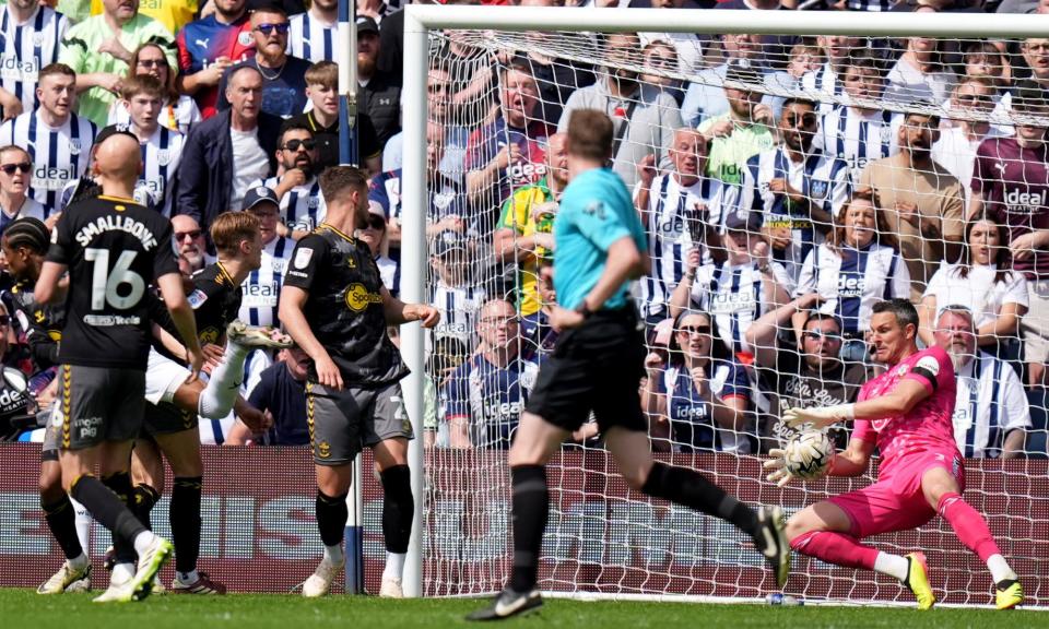 <span>Alex McCarthy makes a crucial save for Southampton at the Hawthorns.</span><span>Photograph: Jacob King/PA</span>