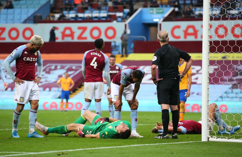 Premier League - Aston Villa v Everton