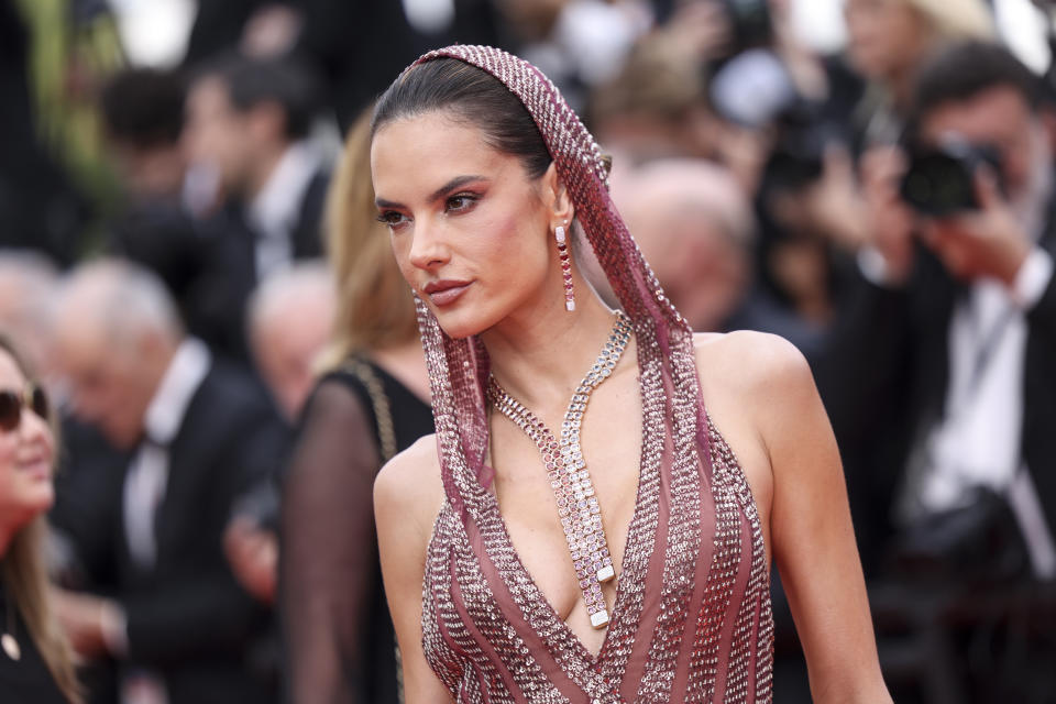 Izabel Goulart poses for photographers upon arrival at the opening ceremony and the premiere of the film 'Jeanne du Barry' at the 76th international film festival, Cannes, southern France, Tuesday, May 16, 2023. (Photo by Vianney Le Caer/Invision/AP)