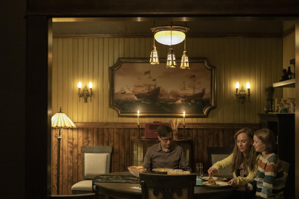 "FARGO" Season 5 David Rysdahl as Wayne Lyon, Juno Temple as Dorothy “Dot” Lyon, Sienna King as Scotty Lyon