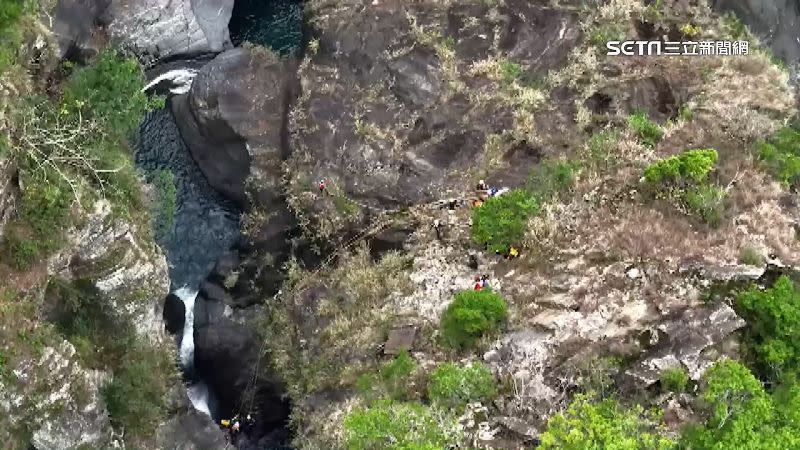 瀑布峽谷地形地貌嚴峻陡峭。