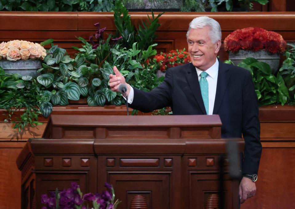 Elder Dieter F. Uchtdorf, of The Church of Jesus Christ of Latter-day Saints’ Quorum of the Twelve Apostles, waves to attendees prior to the Sunday morning session of the 193rd Semiannual General Conference of The Church of Jesus Christ of Latter-day Saints at the Conference Center in Salt Lake City on Sunday, Oct. 1, 2023. | Jeffrey D. Allred, Deseret News