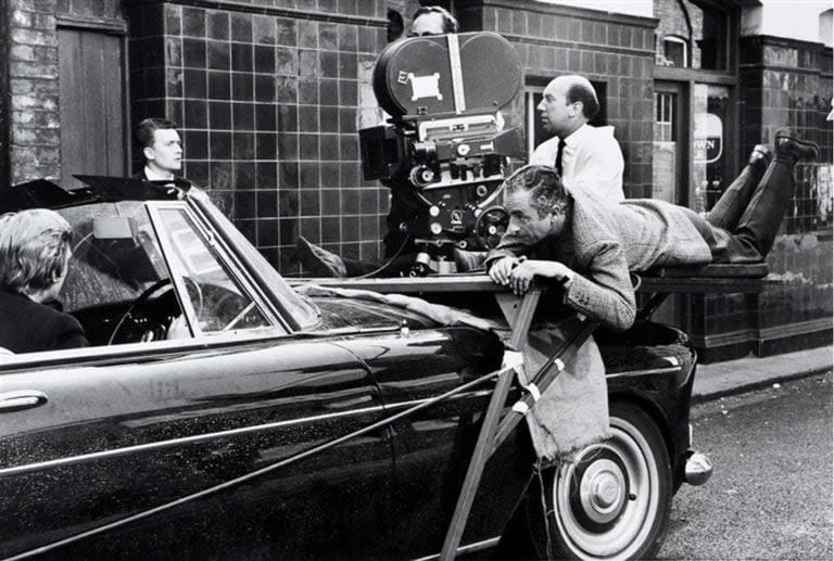 Michelangelo Antonioni durante el rodaje de la película, haciendo gala de su habitual perfeccionismo.