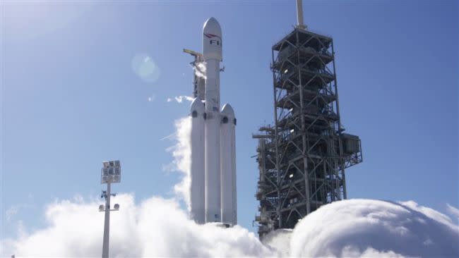  「SpaceX」研發的重型運載火箭（Falcon Heavy）（圖／翻攝自Elon Musk推特）