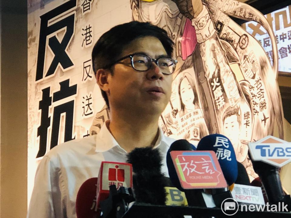 陳其邁說，若港方依國安法實施細則要求高市府提供資料，有這種公文寄來，他就用碎紙機碎掉。   圖：謝莉慧/攝