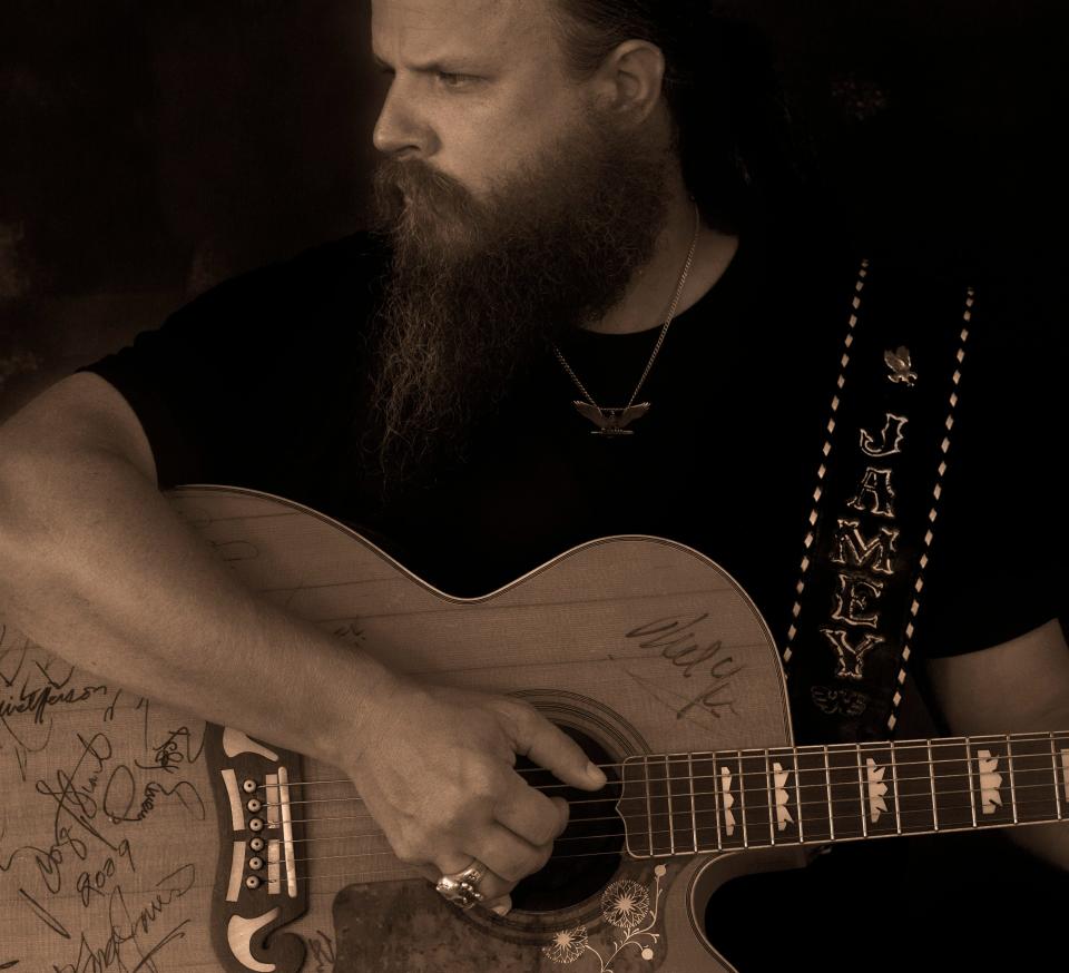Country singer Jamey Johnson, who's written hits for George Strait and Trace Adkins among others, is to perform at the Ohio State Fair on Aug. 3.