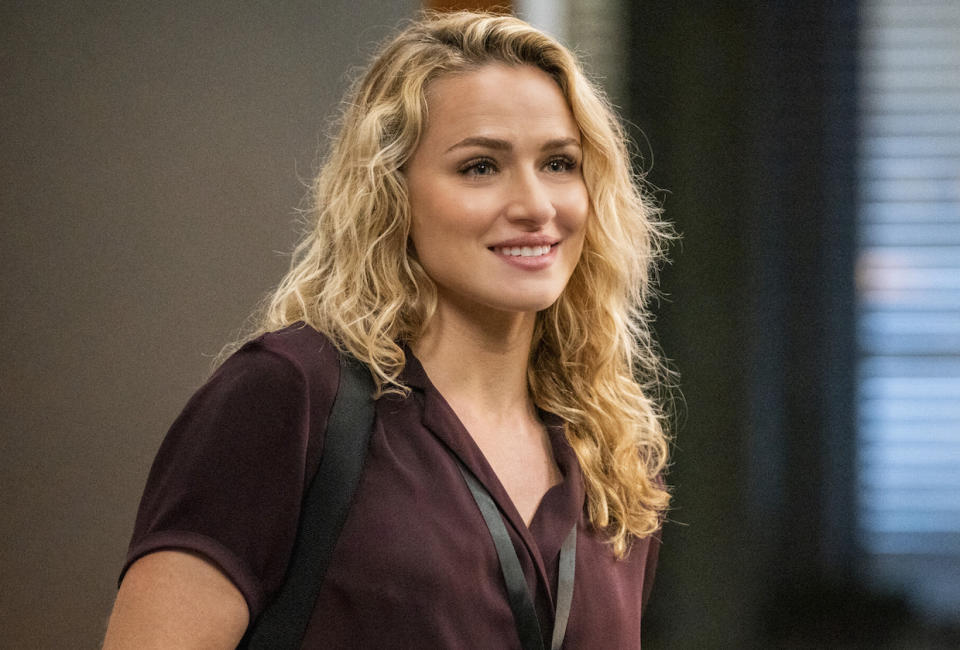 fbi-s-shantel-vansanten-moving-to-fbi-most-wanted-for-season-5