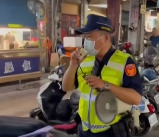 警方會到場鳴笛並評估被檢舉車輛。（示意圖／東森新聞）