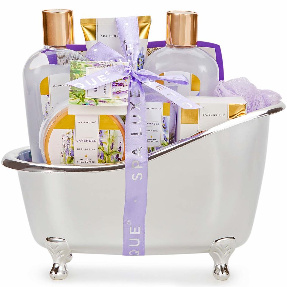 Spa kit with body lotion, bath salt, bath bombs