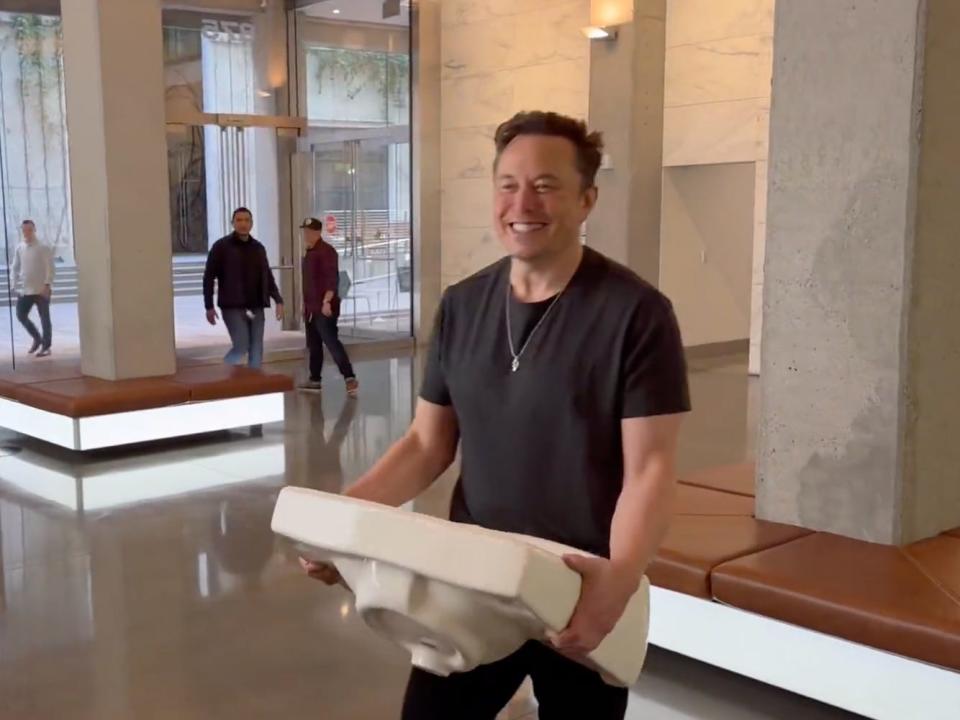 elon with kitchen sink