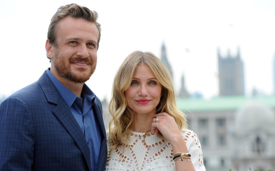 Selbst die 1,74 Meter große Cameron Diaz sieht neben "How I Met Your Mother"-Star Jason Segel winzig aus: Der misst nämlich ganze 1,93 Meter. (Bild: Stuart C. Wilson/Getty Images)