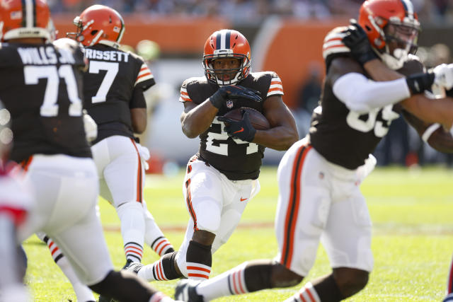 Browns RG Teller likely out against Ravens with calf injury