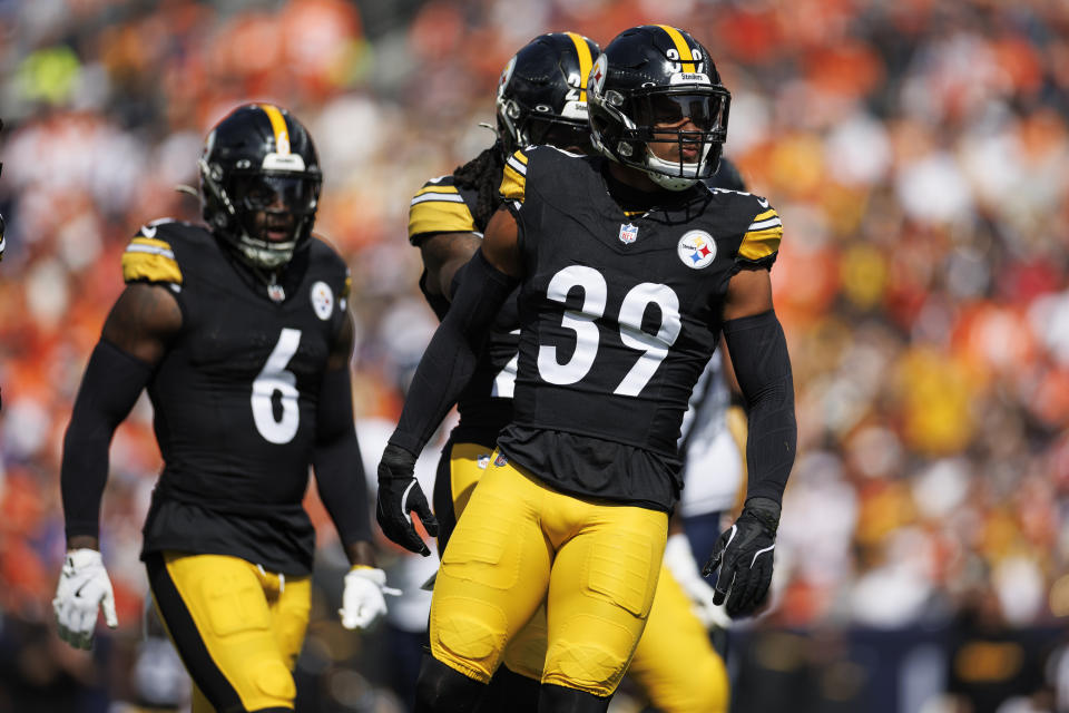 DENVER, CO – SEPTEMBER 15: Safety Minkah Fitzpatrick #39 of the Pittsburgh Steelers celebrates during the first quarter of an NFL football game against the Denver Broncos at Empower Field at Mile High on September 15, 2024 in Denver, Colorado. (Photo by Brooke Sutton/Getty Images)