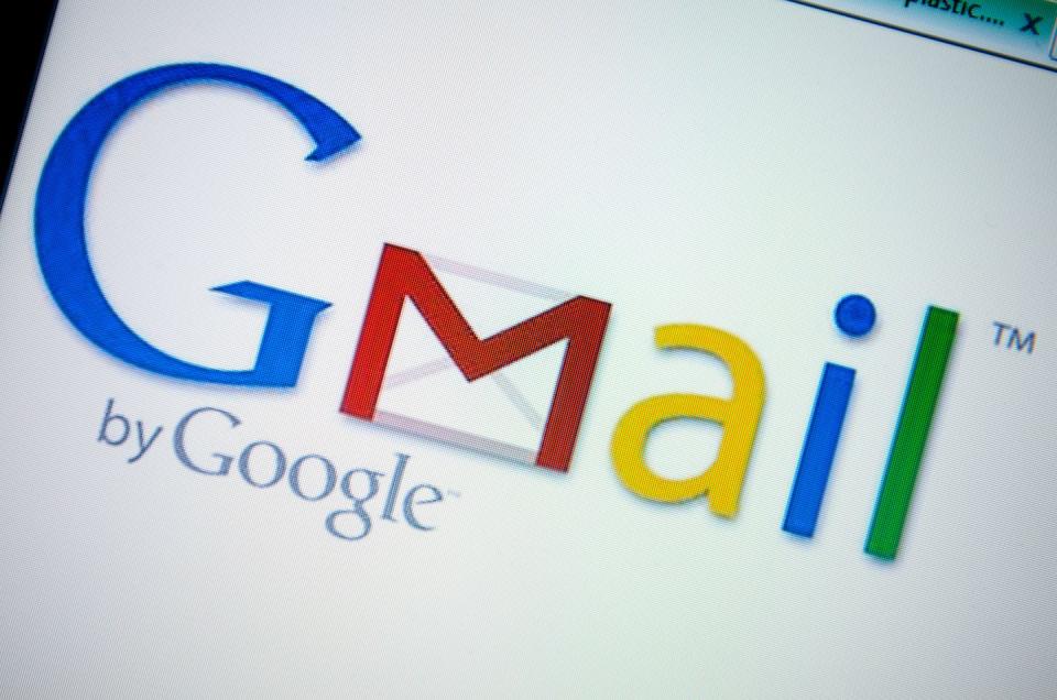 25) The Rise of Gmail (2004)