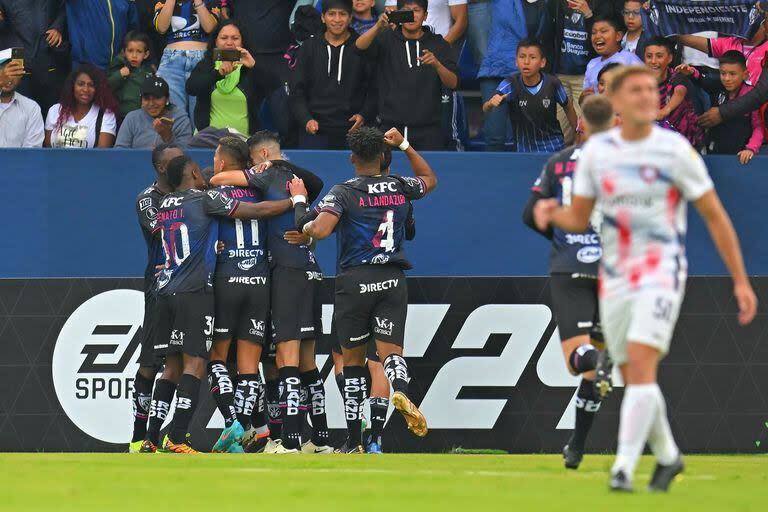 La derrota ante Independiente del Valle, decisiva para que los dirigentes de San Lorenzo decidan echar a Insua