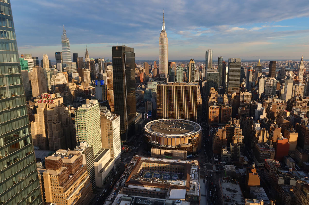 #ESPN apologizes for using pre-9/11 stock footage of New York City during Heat-Knicks game [Video]