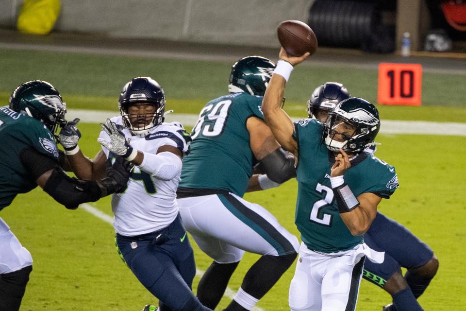 NFL Week 15 picks, predictions and odds weigh in on Sunday's football game between the Seattle Seahawks and Philadelphia Eagles.