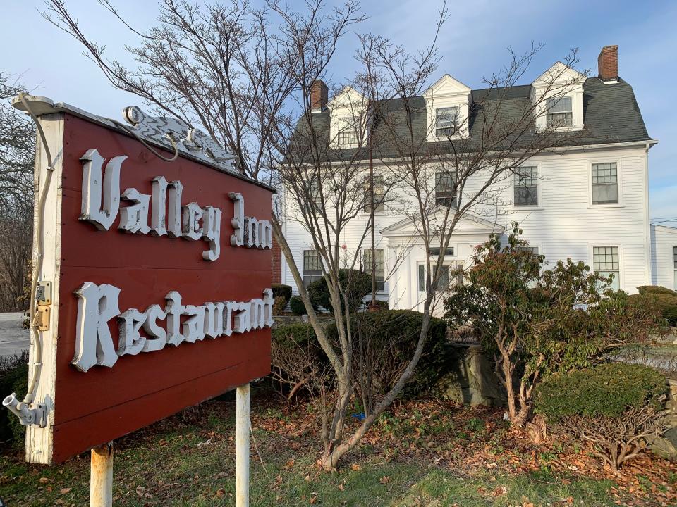 An episode of the television program "Kindred Spirits" was filmed at the Valley Inn Restaurant in Portsmouth.