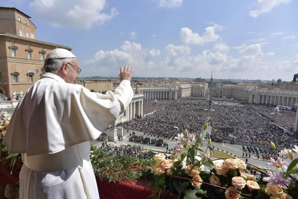 Pope Francis delivers his Urbi et Orbi (to the city and to the world) message from the main balcony of St. Peter's Basilica, at the Vatican, Sunday, April 16, 2017. (L'Osservatore Romano/Pool Photo via AP)