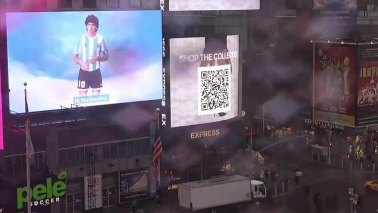 El saludo de Maradona en el Time Square