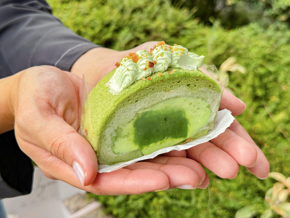 Xin Shan Bakery - Matcha Seinyu slice