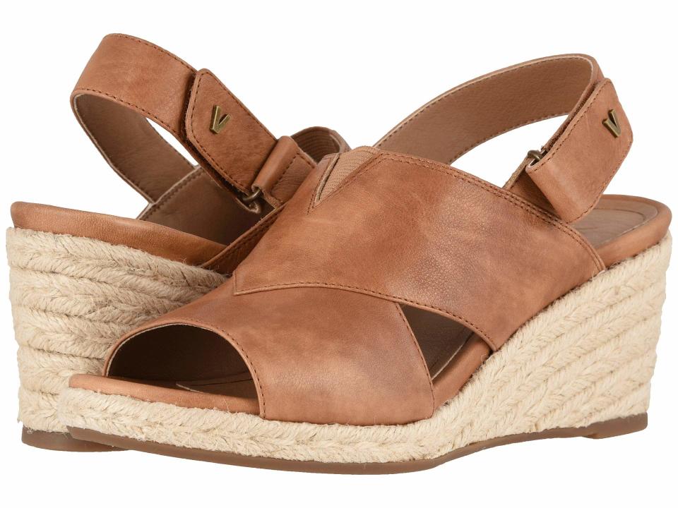 Vionic Zamar Espadrilles. (Photo: Zappos)