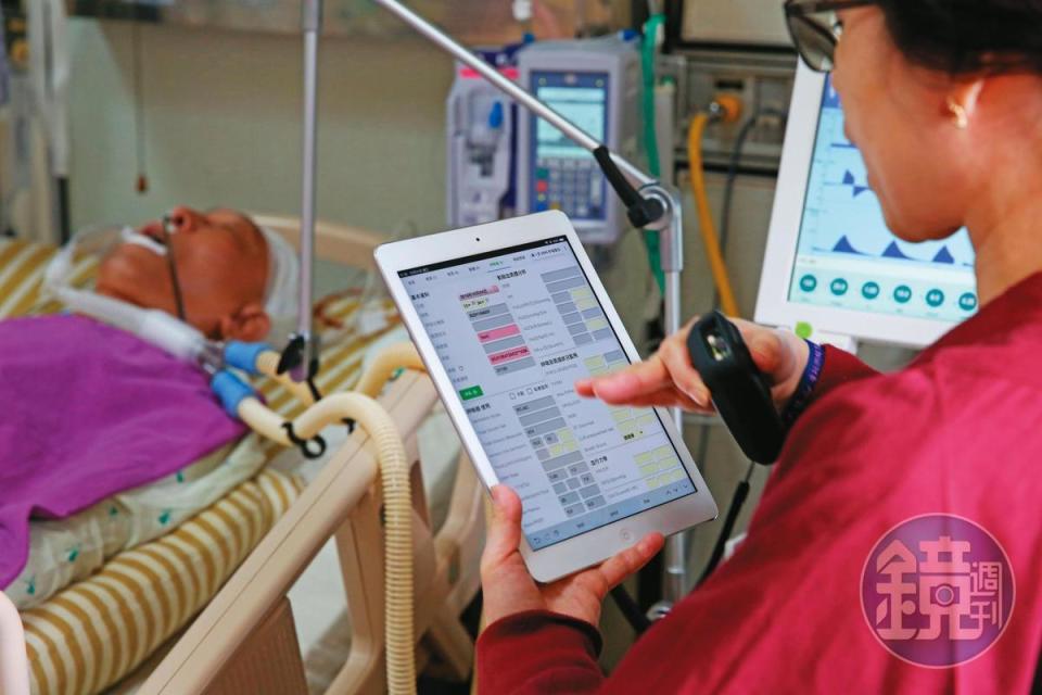 透過科技協助，醫院系統智能化後，便能將珍貴的醫護人力用在最關鍵的地方。