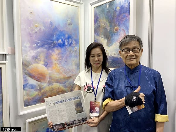 陸配藝術家林錦芳在世貿中心畫展舉辦人生首次個展，藝術才華獲盛讚。