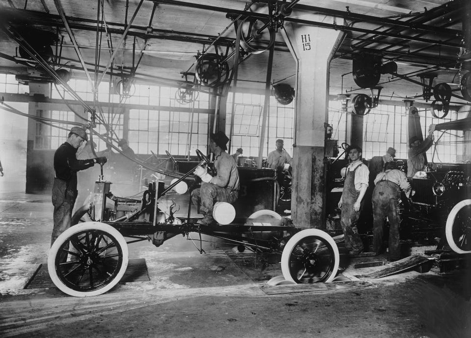 1917: Factories of the Ford cars in Michigan, USA.
