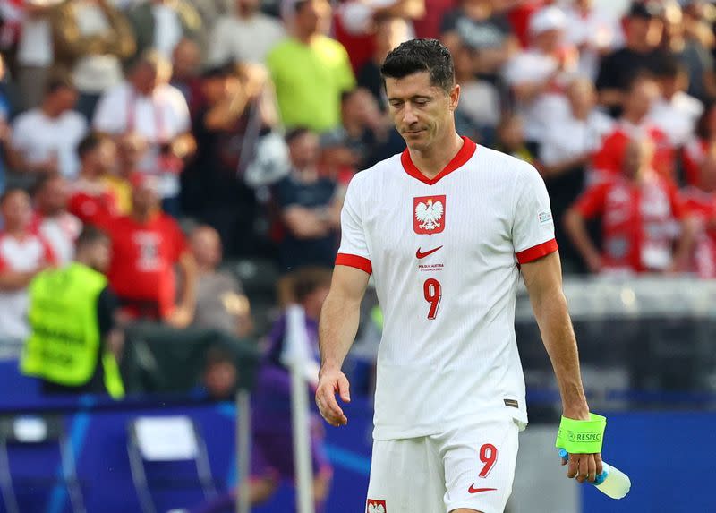 Foto del viernes del delantero polaco Robert Lewandowski tras la derrota ante Austria