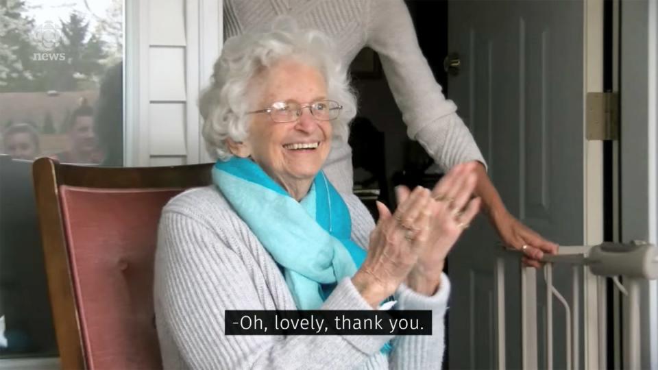 400 Kids Gather At 88-Year-Old's House to Lovingly Send Her Off to New Home