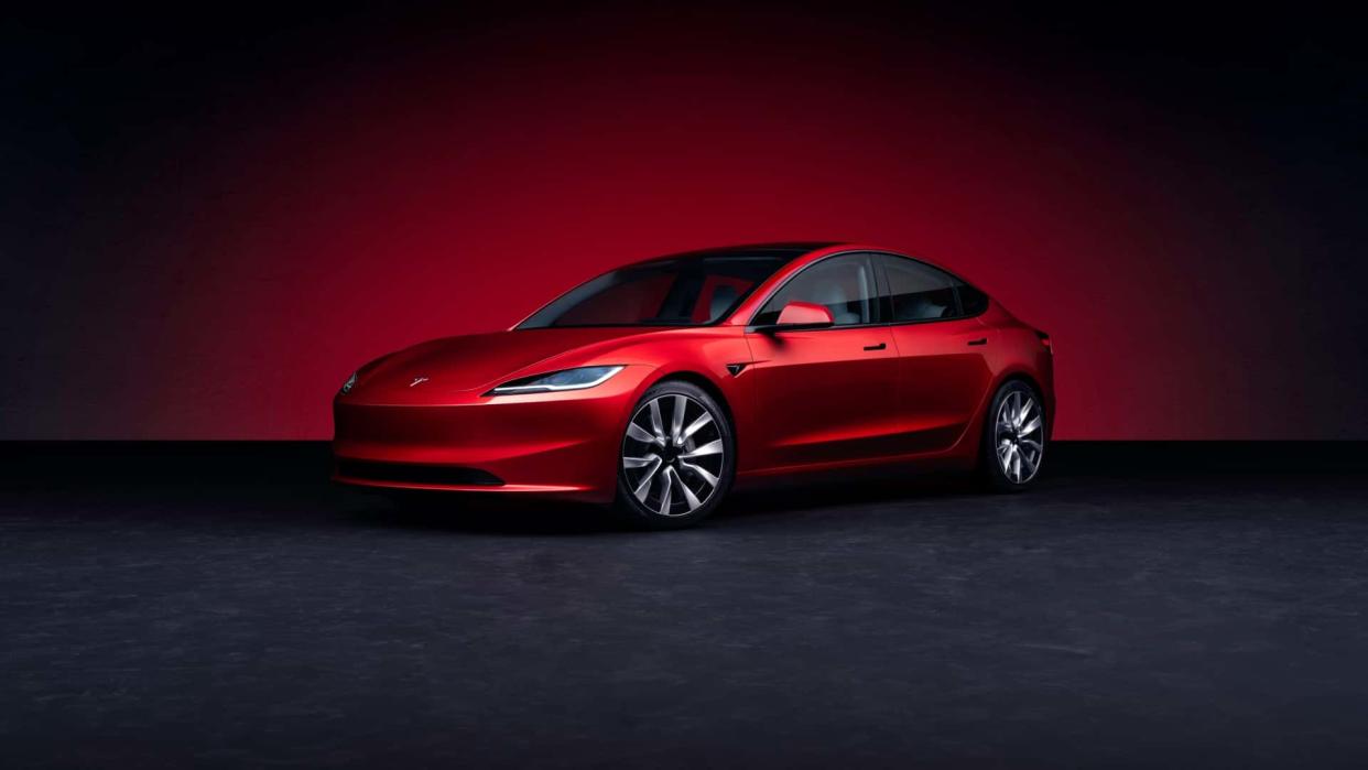  Tesla Model 3 