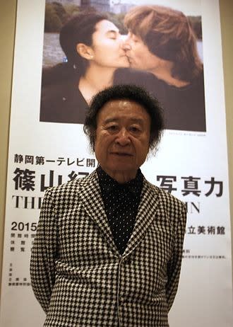 日本攝影師篠山紀信1月4日去世，圖為他2015年出席於靜岡縣立美術館舉辦的展覽。翻攝維基百科