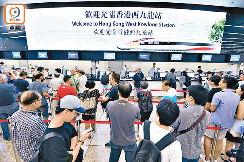 廣深港高鐵香港段下周二起安排列車試營運，其車票將於復運前3日開售。